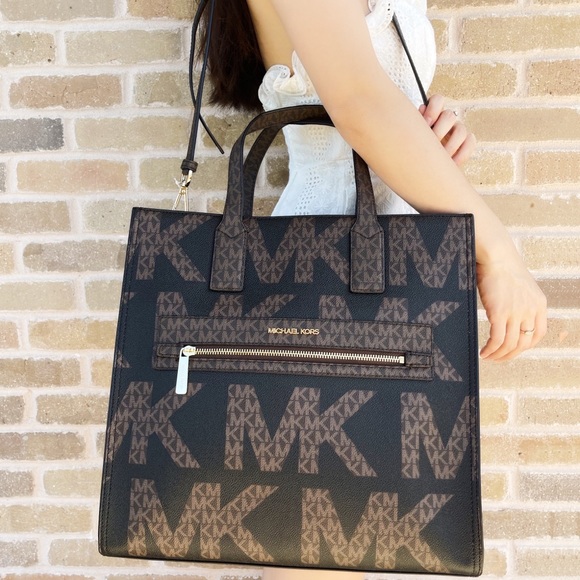 Gaby’sBags💕NWT Michael Kors XL Tote Bag logo - Picture 3 of 4